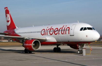 Tempi stretti per la soluzione della crisi di Air Berlin. Entro il 15 settembre le offerte, Ryanair si defila. Bond sempre più giù