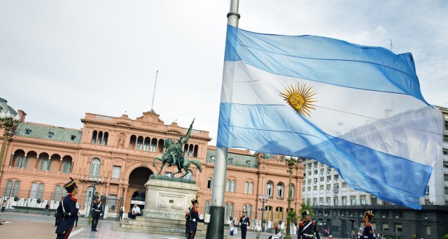 I nuovi bond Argentina 2022 (USP04808AL87) e 2027 (USP04808AM60) sono acquistabili per importi di 1.000 Usd. Tutti i dettagli