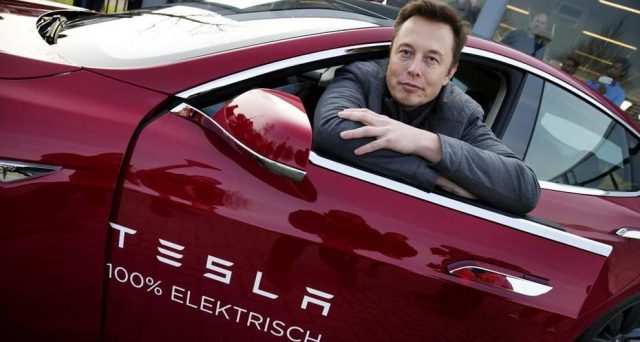 Tesla ha rimborsato cash bond per 920 milioni di dollari questo venerdì, ma entro i prossimi 3 anni dovrà affrontare altre due scadenze significative e relative anch'esse a obbligazioni convertibili. Timori per la liquidità aziendale. 