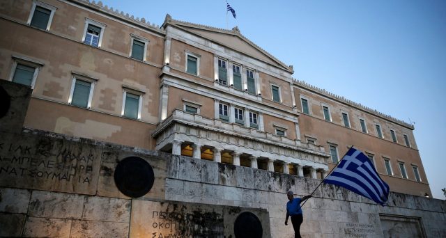 Le obbligazioni di stato della Grecia hanno reso fino al 50% dell'investimento in pochi mesi. Il rally dei bond continua sulla 