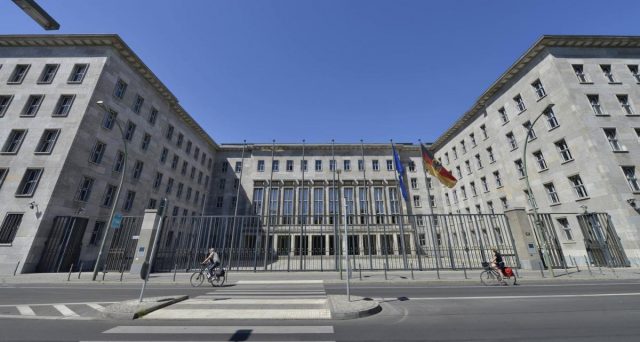 L'asta del Bund 2050 senza cedola è stata una primissima per la Germania, ma si è rivelata un flop. La Bundesbank ha dovuto coprire circa il 60% dell'importo offerto, mai così male per un collocamento tedesco. Ecco le ragioni. 