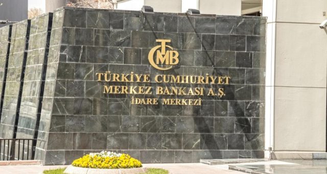 L'ultima riduzione del costo del denaro della banca centrale turca ha confermato le paure degli investitori, da tempo in fuga da Ankara. Il mercato obbligazionario rischia di pagarne il prezzo, insieme al cambio. 