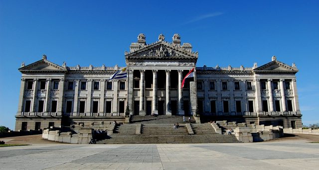 uruguay-covid-bond