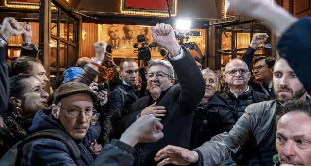 Bond Francia giù con vittoria della sinistra